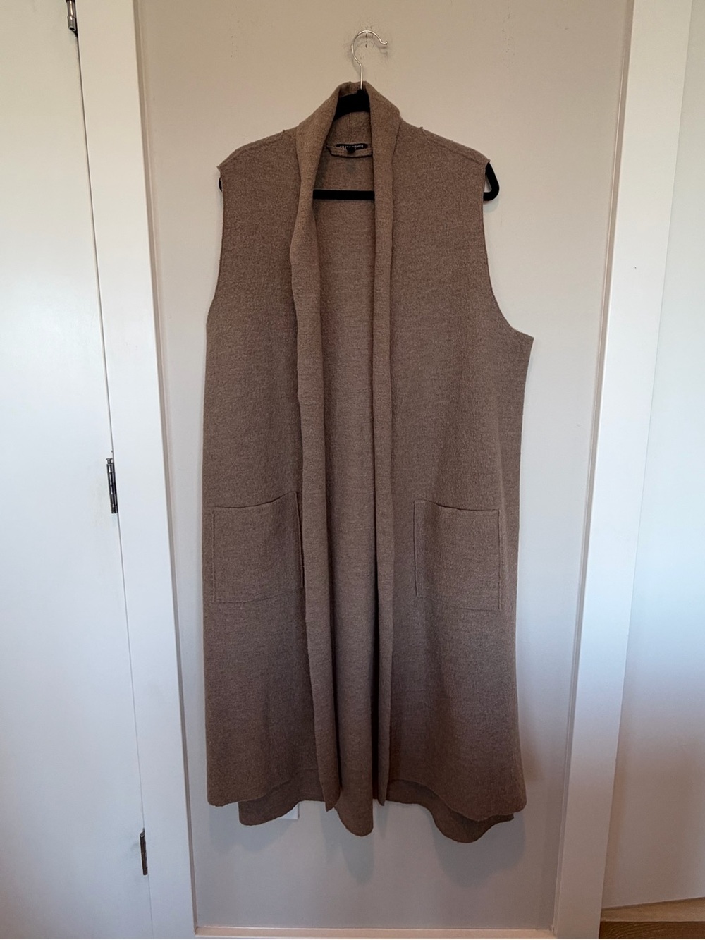 Eileen Fisher Long Sleeveless Open-Front Knit Vest in Taupe Brown